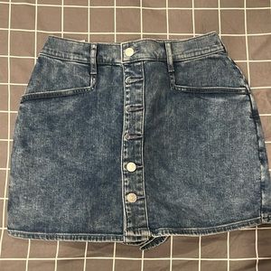 EXPRESS Jean button skort. Size 4. Never worn.